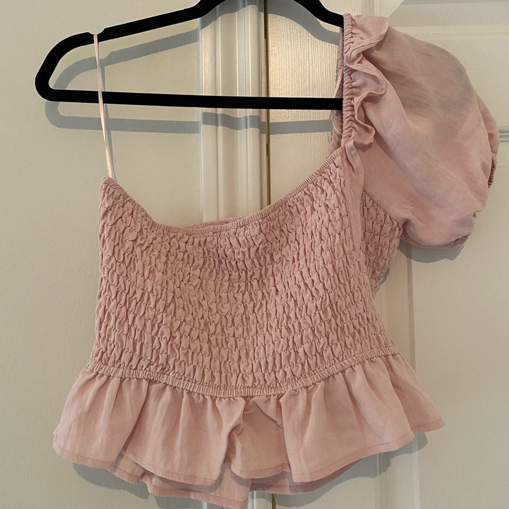 Purchased from cute boutique. NEVER WORN